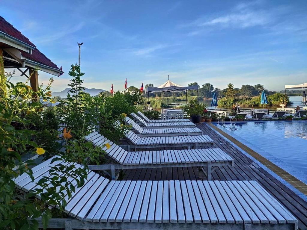 Golden Hotel Dondet Muang Không Exteriér fotografie