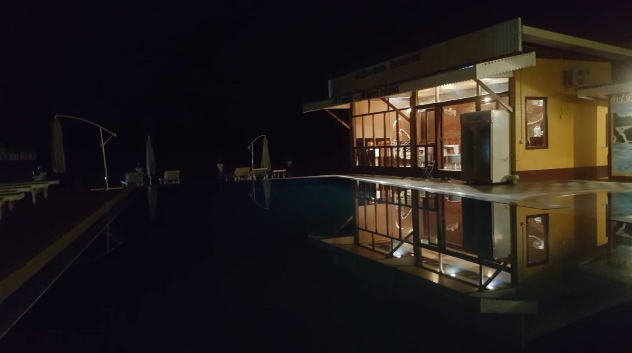 Golden Hotel Dondet Muang Không Exteriér fotografie
